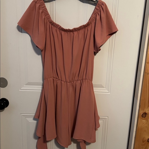 Gilli Blush Off-Shoulder Mini romper - Picture 6 of 6